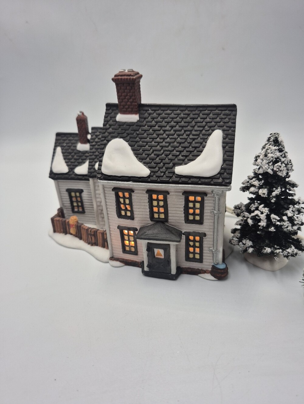 Department 56 new england village series Jeanette Mullins, Farmhouse
